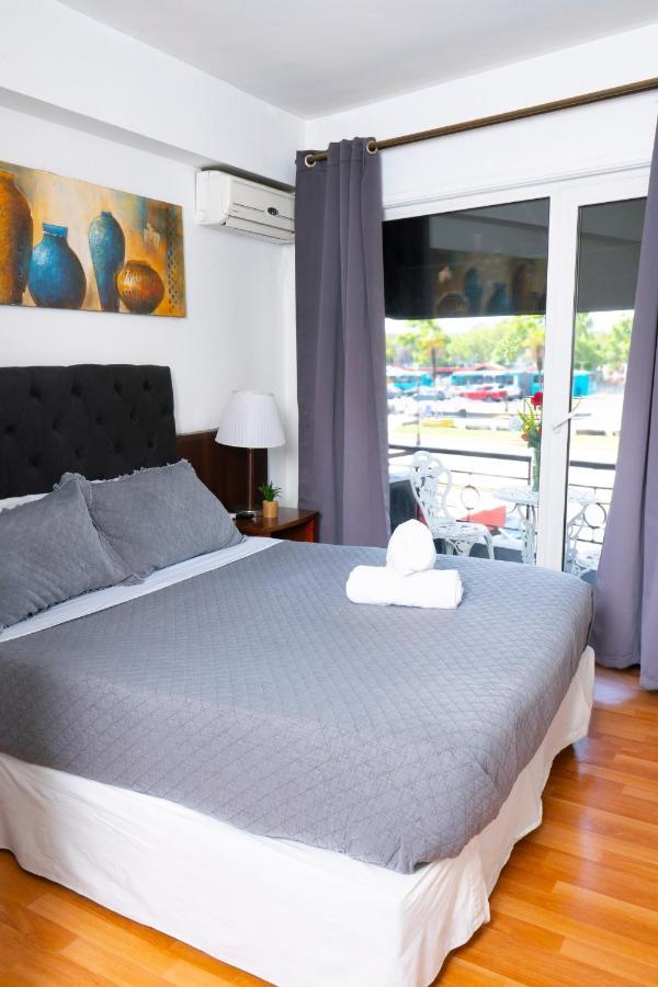 סנטיאגו Hotel Parque Forestal מראה חיצוני תמונה